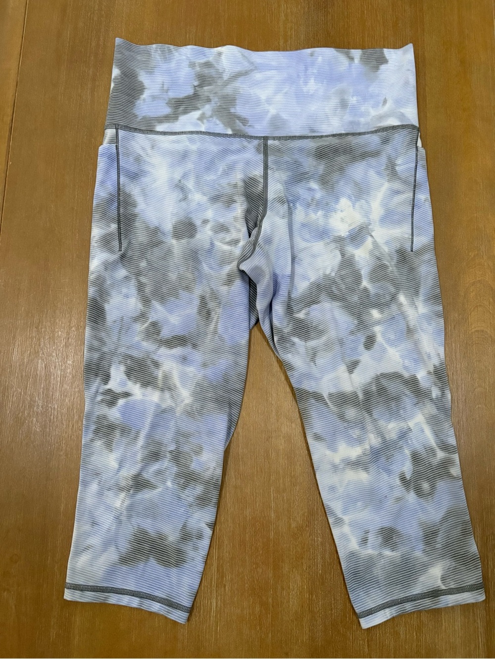 Athleta Light Blue & Gray Tie-Dye Capri Leggings
